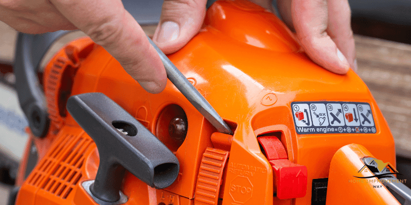How to Tune a Chainsaw Carburetor