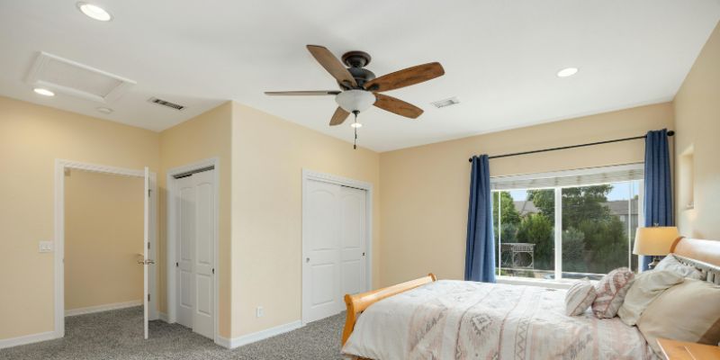 Benefits of Reversing Your Hunter Ceiling Fan