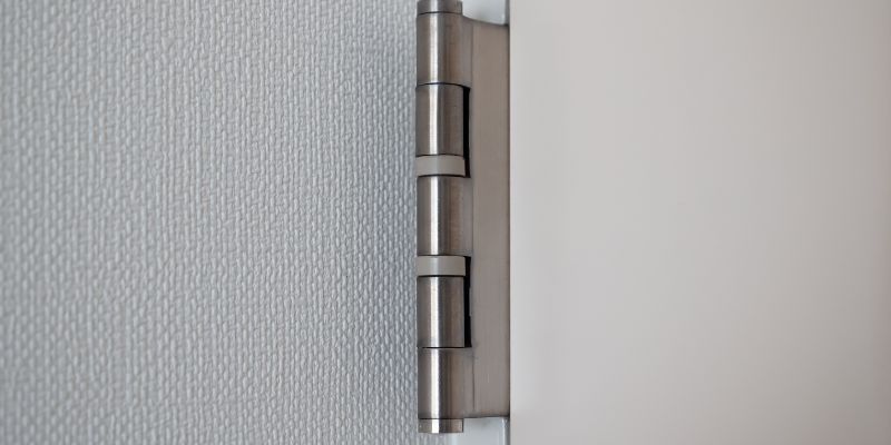 How Do I Know If My Hinge Is Spring Loaded?