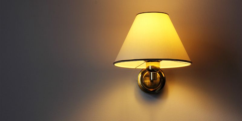 How to Know What Size Lamp Shade to Buy